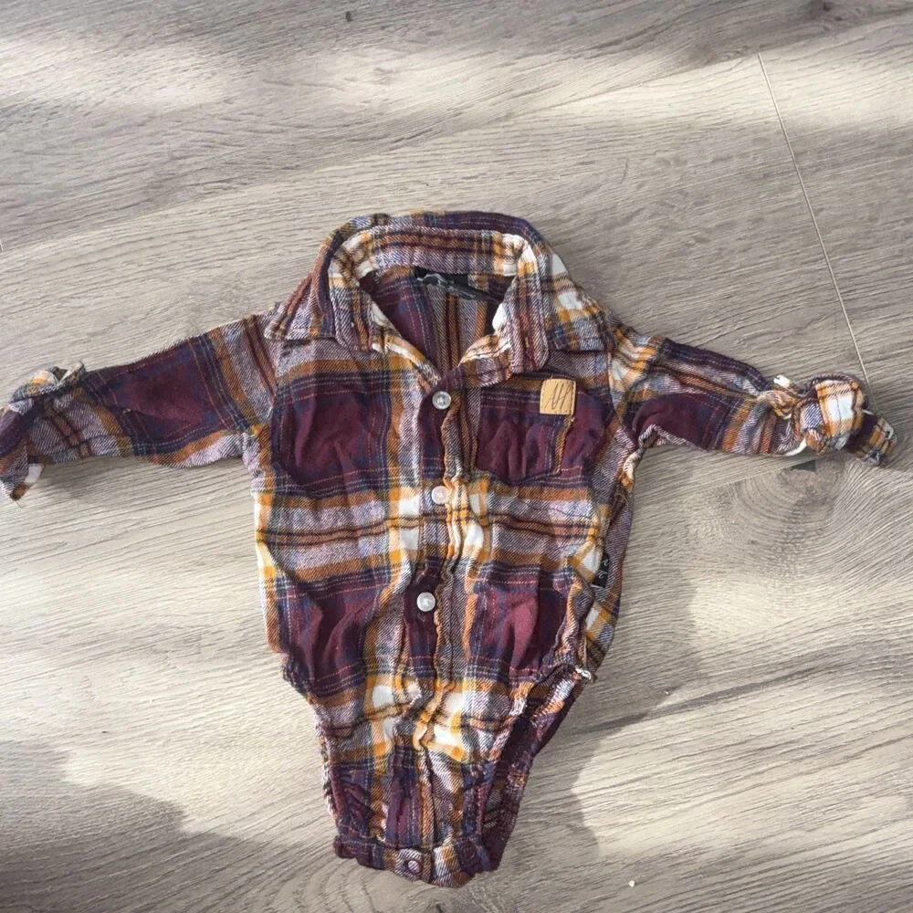 American Hawk Plaid Flannel Long Sleeve Button-Front Collared Bodysuit 6-9M